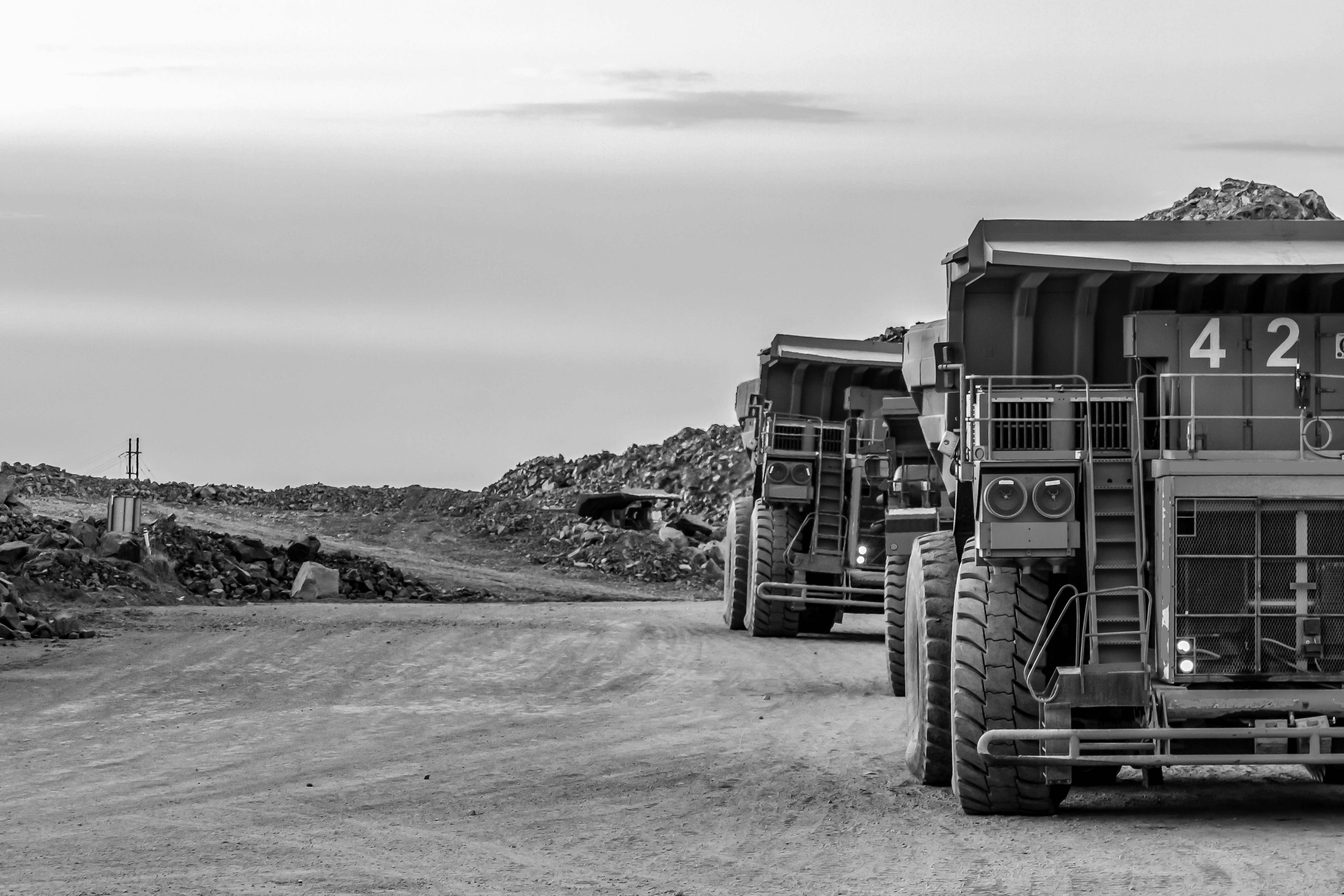 AdobeStock_194464715-mining_Grey